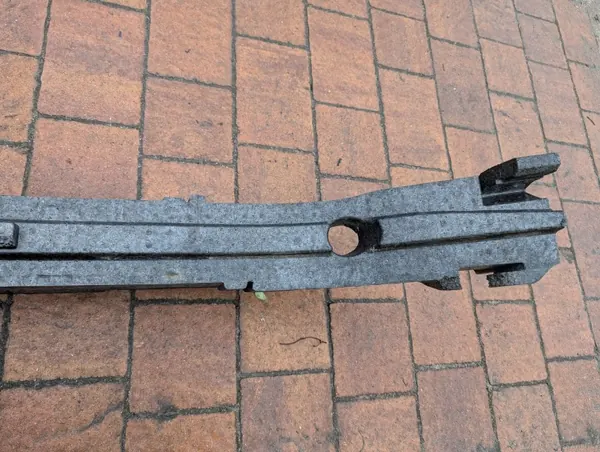 Absorbente parachoques delantero VW Passat B9 OEM 3J0807248B image 4