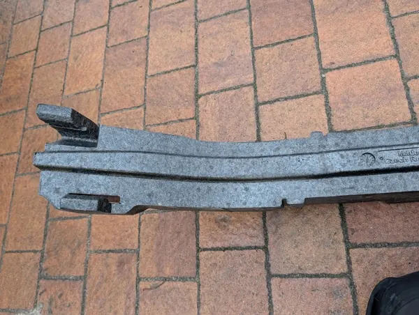 Absorbente parachoques delantero VW Passat B9 OEM 3J0807248B image 6