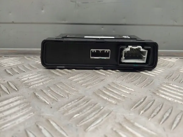 Tesla Model S Teil OEM 100761800C - Gebraucht image 4
