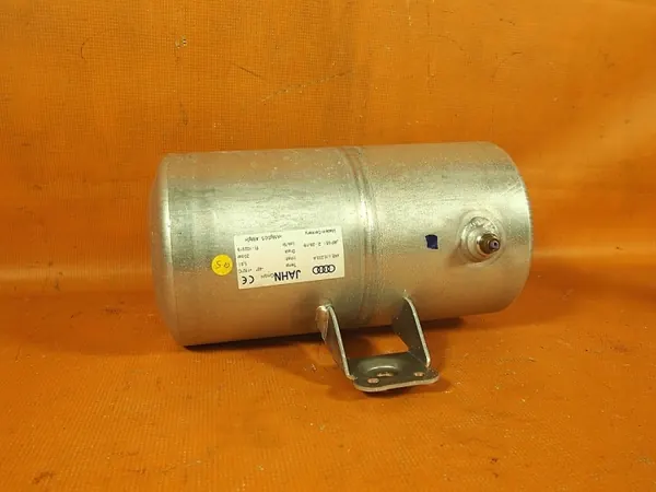 Audi E-Tron 55 Ilmajousitus Säiliö Vasen OEM 4KE616203A image 3