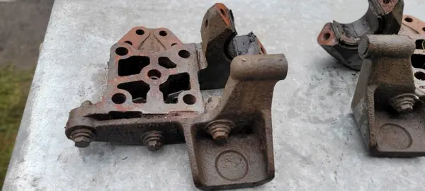 Base de soporte de eje remolque OEM A9573200443 Mercedes image 3