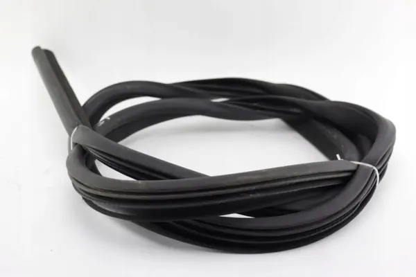 OEM 329171 Linker achterdeur afdichting Maserati image 2