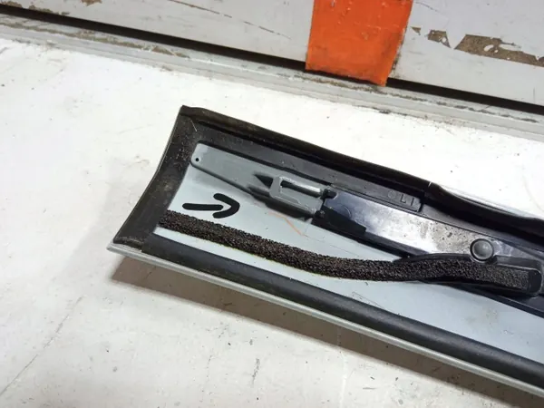 Honda Jazz V Etuikkuna Tiiviste Vas OEM 73162-TZA image 3
