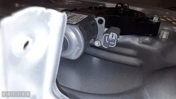 Hyundai Fensterheber OEM 834702R070 - Gebraucht image 5