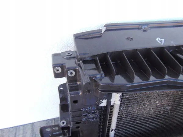 Fram Kylarstöd OEM BOG. KPL PAS VW Tiguan I image 4