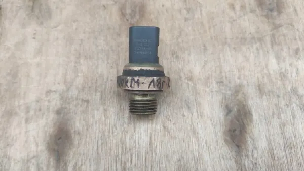 Ford OE Öljynpainemittari OEM 81CP49-01 image 2