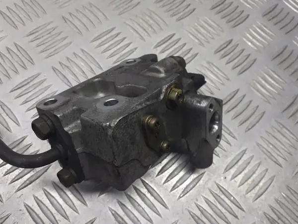 Distribuidor de Combustible Mitsubishi Carisma 1.8 GDI MR420916 image 3