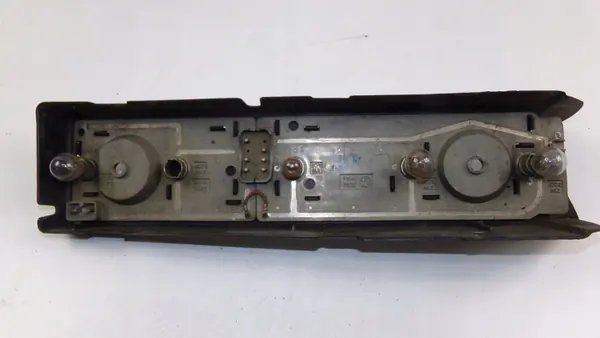 Douille d'ampoule Mercedes S W116 - Pièce OEM d'origine image 2