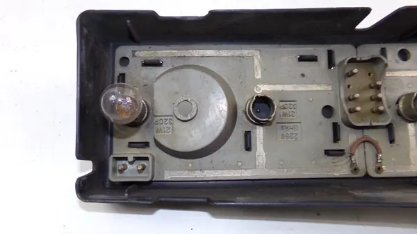 Douille d'ampoule Mercedes S W116 - Pièce OEM d'origine image 6
