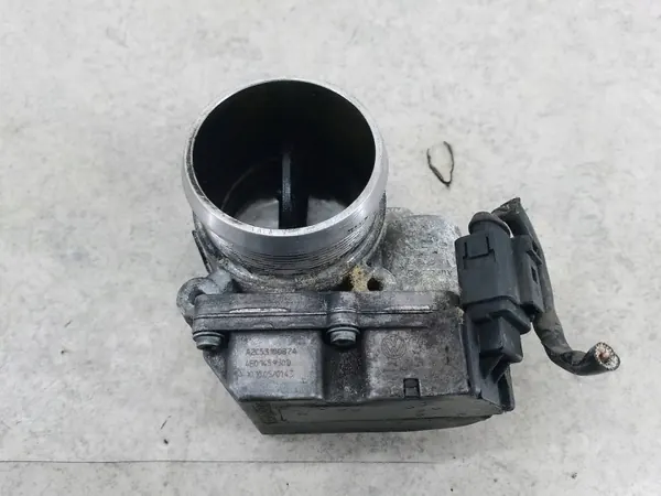Kaasutin OEM 4E0145950D Audi A6 C6 3.0 TDI:lle image 2