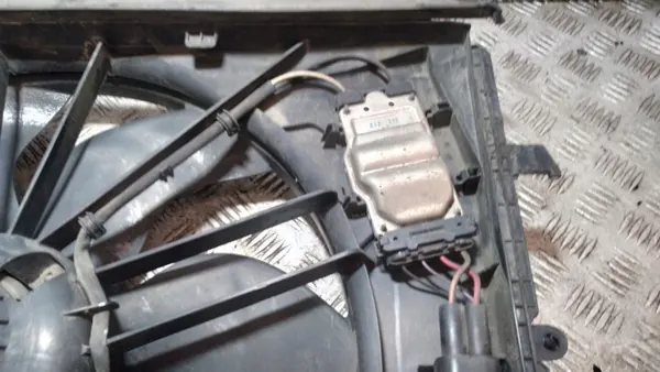 Radiatorventilator Mercedes OEM 130307015 - Gebruikt image 6