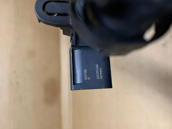 Vanne de ventilation de carburant BMW X5 G05 2019 8657300 image 2