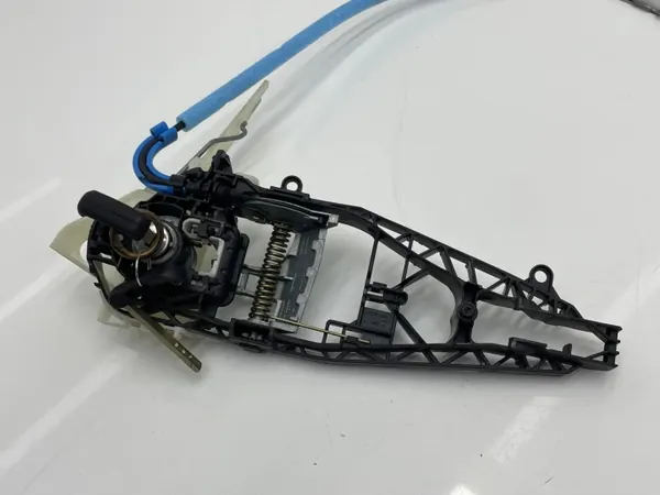 BMW OEM 7316363 Türschloss-Einsatz vorne - Gebraucht image 4