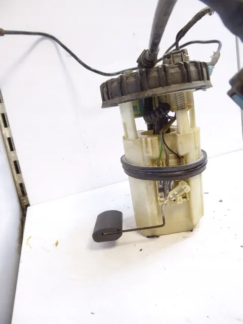 Bomba de combustível Hyundai Accent II LC 01-03 1.3 12V G4EA OEM image 3