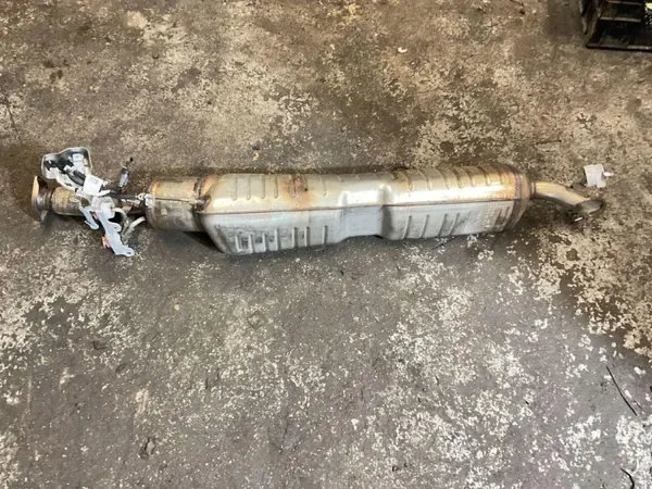 Mercedes-Benz Schalldämpfer OEM A1774913100 - Gebraucht image 4