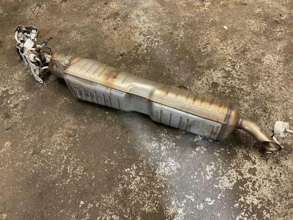 Mercedes-Benz Schalldämpfer OEM A1774913100 - Gebraucht image 5