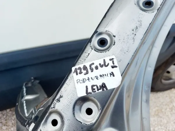 Kia Soul I Linker Längsträger - OEM Kia OE Teil image 3
