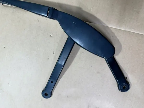 Mercedes W213 pyyhinvarset OEM A2138200344 image 3