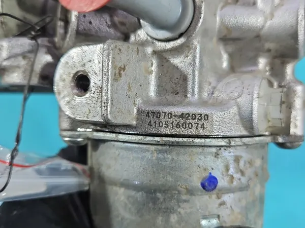 Pompe de frein OEM 47070-42030 pour Toyota RAV4 V image 9