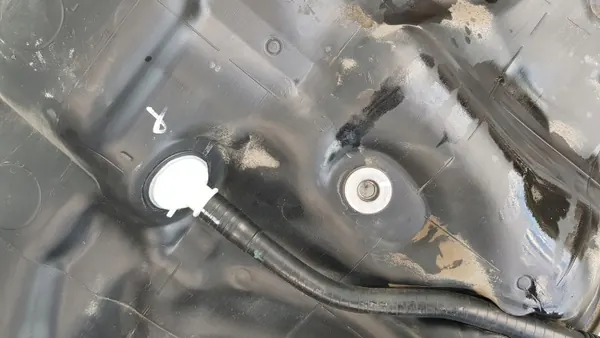 Bomba de combustível OEM 7467716 para BMW 7 G11 3.0d image 9