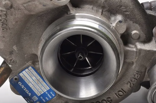 VOLVO XC90 S90 V90 2.0 D5 Turbocompresor 31459963 image 4