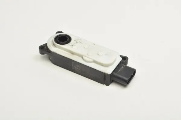 VW Tiguan III motorluik OEM 5QS965501E image 2