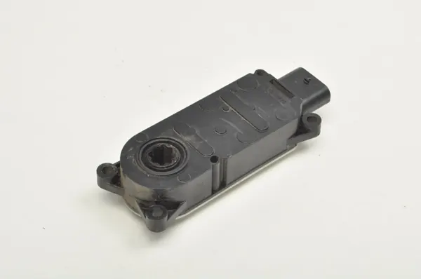 VW Tiguan III motorluik OEM 5QS965501E image 3