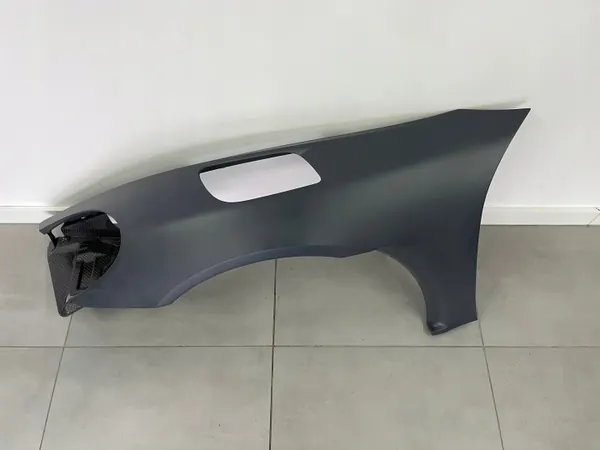 Capó Porsche OEM 9GT823033 B Carbon Guardabarros Usado image 9
