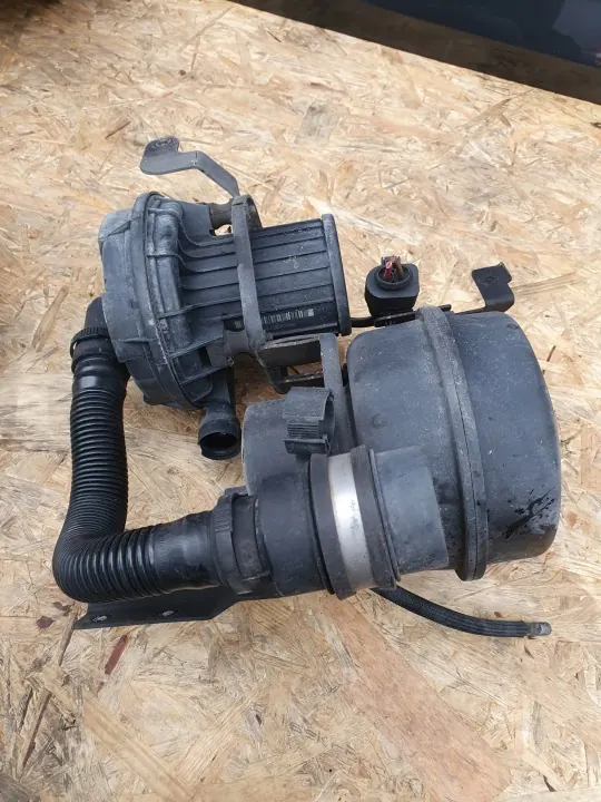 Toissijainen ilmapumppu OEM 3D0131083H VW Phaetonille image 5