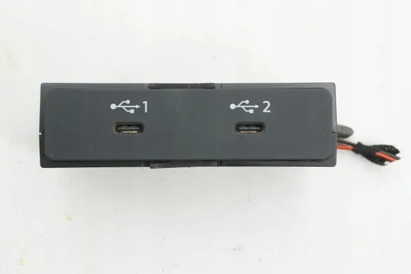 Tomada USB usada OEM 82A035736A para Audi image 2