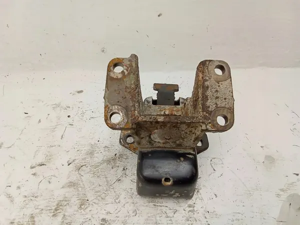 Motorsteun rechterzijde Toyota Hilux 123610L030 image 2