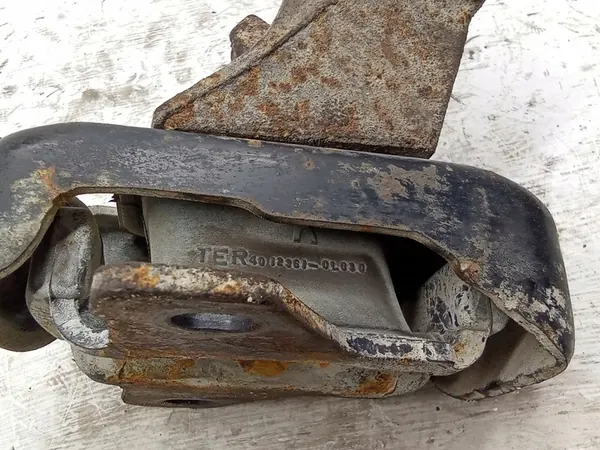 Motorsteun rechterzijde Toyota Hilux 123610L030 image 6