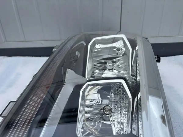 VW CRAFTER II MAN TGE Farol Direito H7 2017-2023 image 8