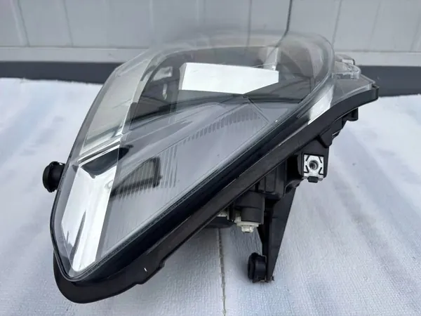 VW CRAFTER II MAN TGE Farol Direito H7 2017-2023 image 9