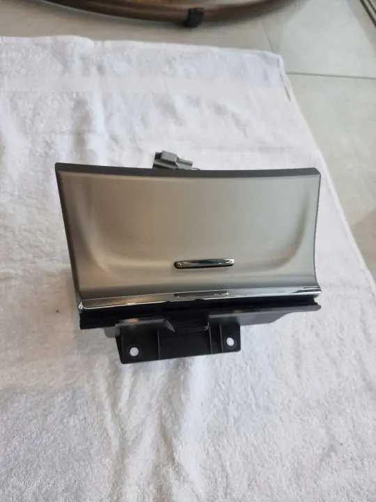 Jeep Grand Cherokee WK2 Lift Console OEM X90029100AN image 2