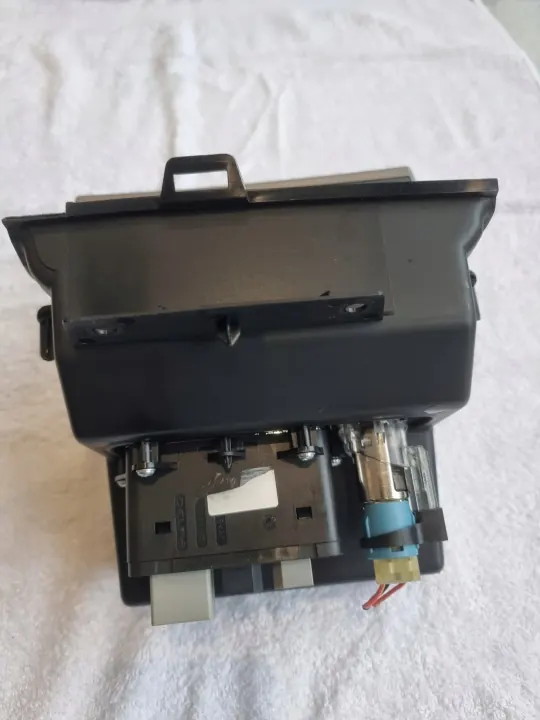 Jeep Grand Cherokee WK2 Lift Console OEM X90029100AN image 9