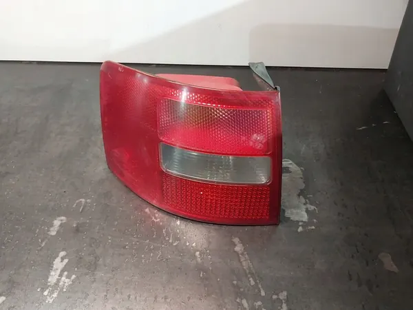 AUDI A6 C5 Kombi Lámpara Trasera Izquierda 4B9945095F image 2
