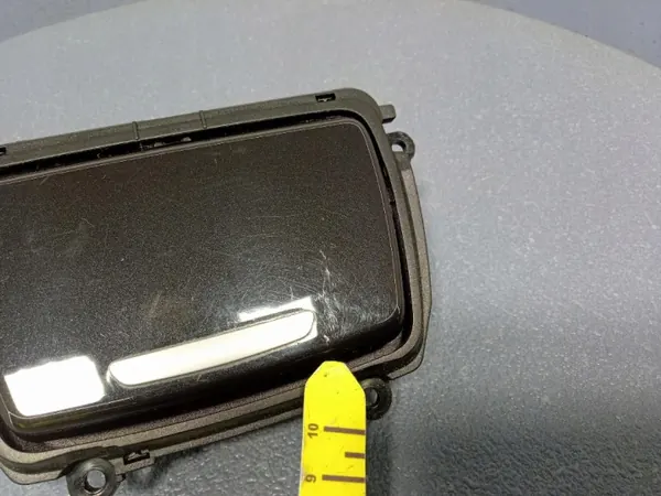 BMW 5 F10 F11 Asbak OEM 9206347 - Tunnelopslag image 3