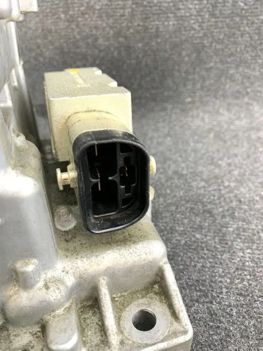 Inversor Hyundai Ioniq OEM 366002B200 - Usado image 10