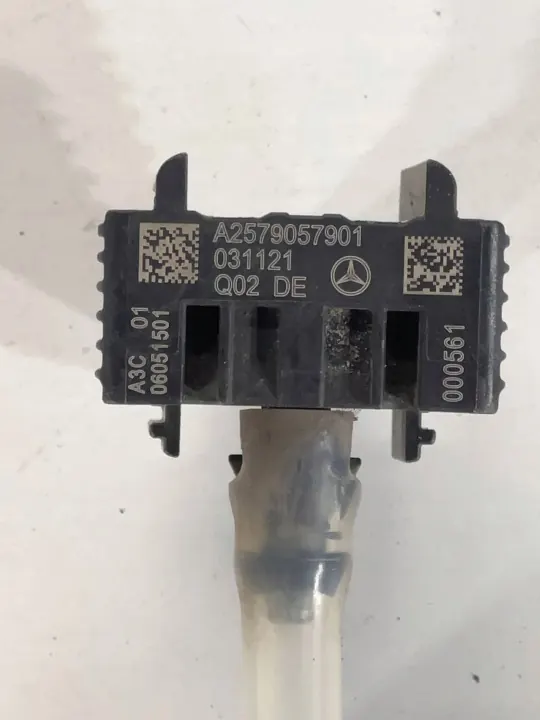 Sensor de Pressão Mercedes OEM A2579057901 - Usado image 4