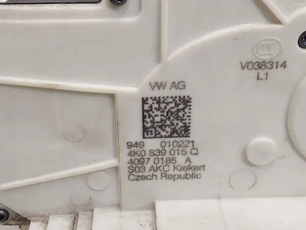 Linke Türschloss AUDI 4K0839015Q 2.0L Hybrid 2021 image 2