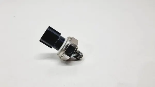 Oliedruksensor 250705TA0A Renault Dacia Gebruikt image 2