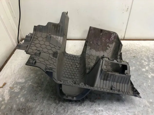Cobertura Consola OEM 7C1858335B para VW Crafter II image 4