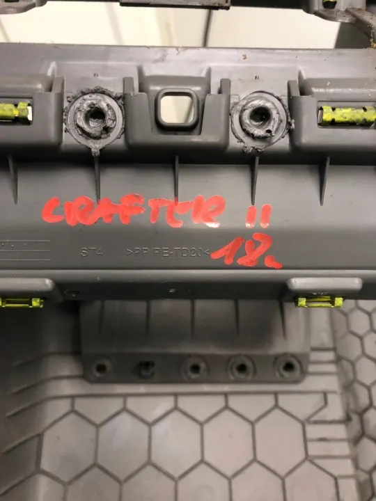 Cobertura Consola OEM 7C1858335B para VW Crafter II image 7