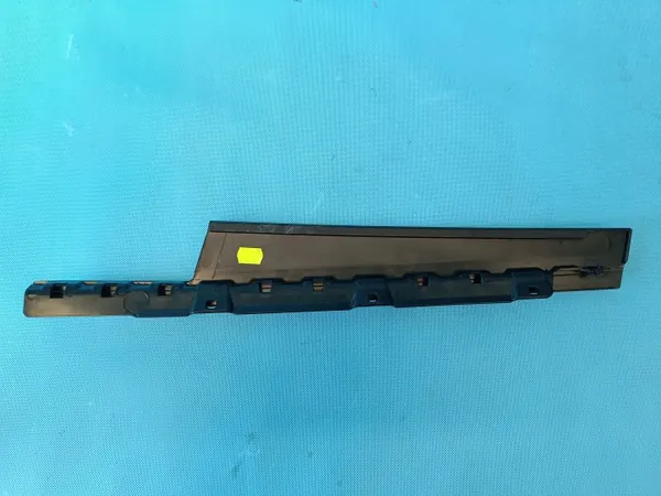 OEM 4KE837901 Etuoven Vasen Lista Audi Q8 e-tron image 4