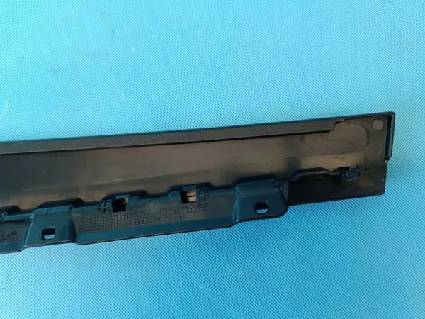 OEM 4KE837901 Etuoven Vasen Lista Audi Q8 e-tron image 8