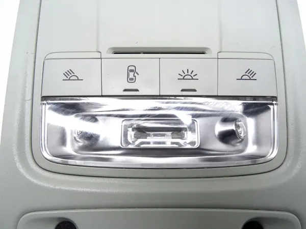 Luz interior Audi Q3 OEM 8X0947135AG - Usado image 5