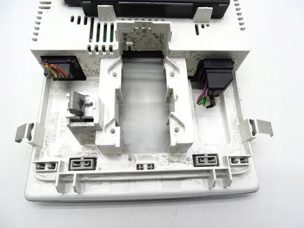 Luz interior Audi Q3 OEM 8X0947135AG - Usado image 9