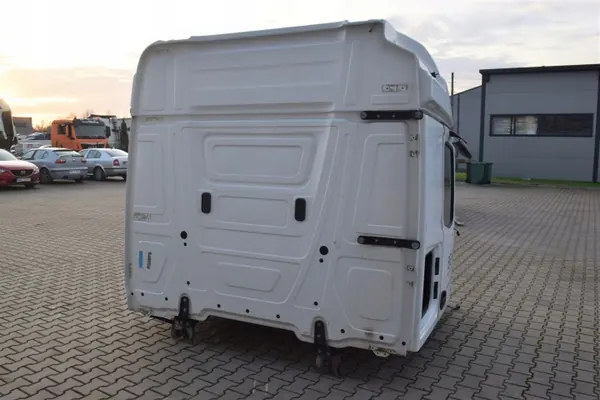 Squelette de Cabine Mercedes-Benz OE Sans Portes - Occasion image 4