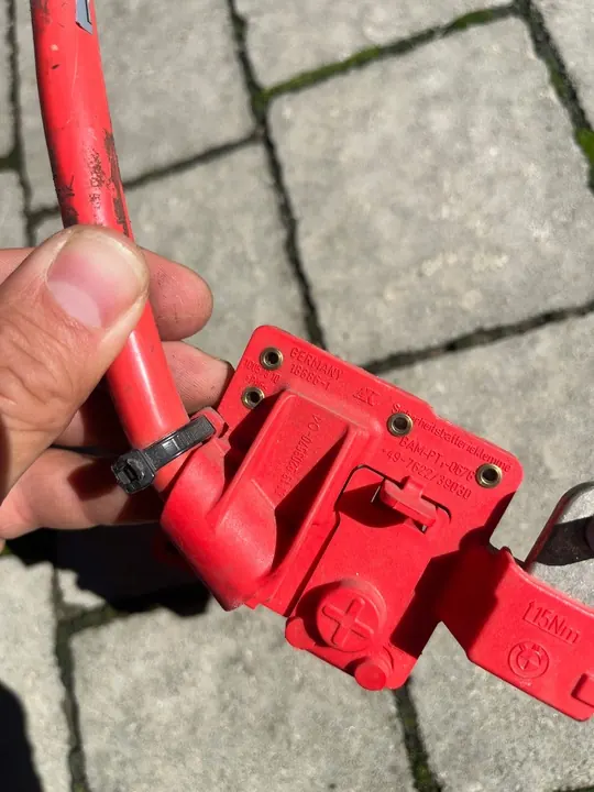 BMW X3 F25 Terminal de Bateria 61129225099 image 2